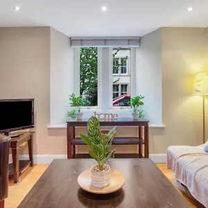 Stylish & Modern 2 Bedroom Ground Floor Close To Centre In Stunning Converted Church - Near Haymarket Train Station - Sleeps Up To 5 Guests Edinburgh