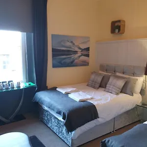 Bed & Breakfast The, Edinburg