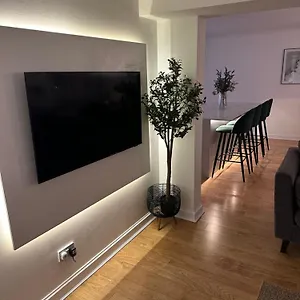 Apartment Lux 2 Bedroom Ground Floor, EDI