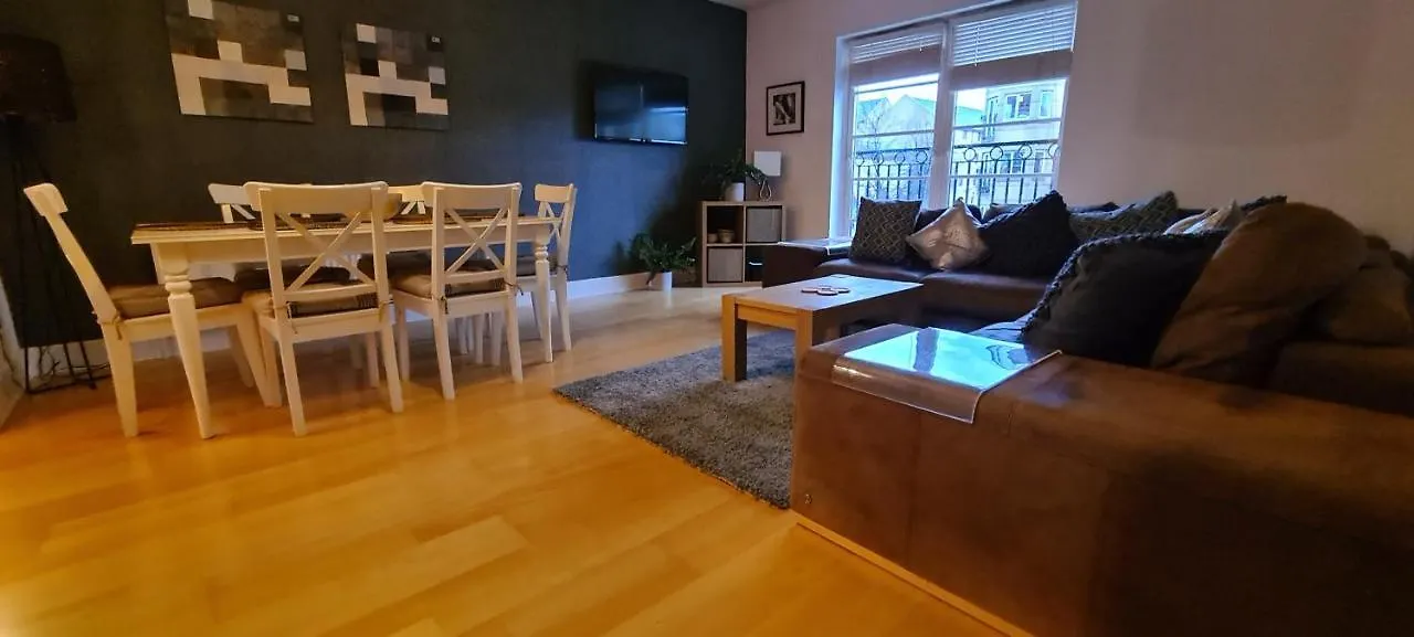 Pass The Keys Spacious 3Beds Flat Near City Centre - Free Parking Edinburgh