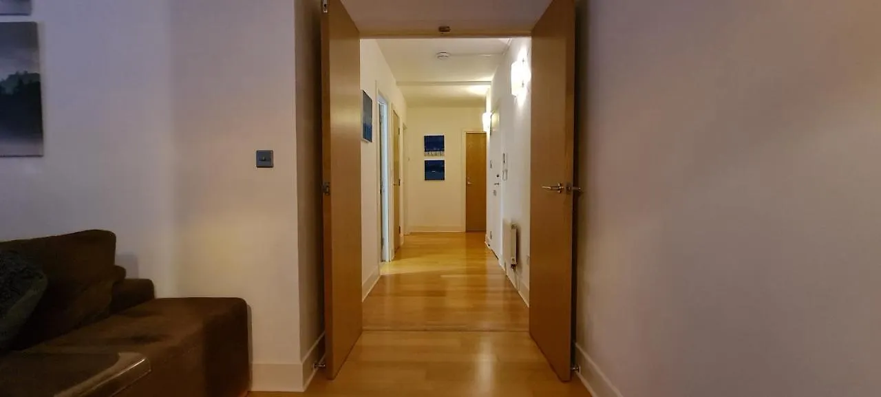 Pass The Keys Spacious 3Beds Flat Near City Centre - Free Parking Edinburgh 0*,  United Kingdom