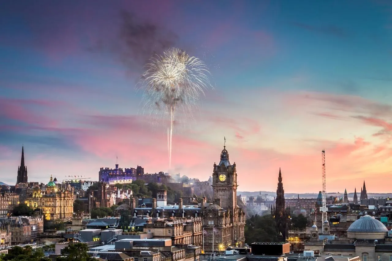 Pass The Keys Spacious 3Beds Flat Near City Centre - Free Parking Edinburgh 0*,  United Kingdom